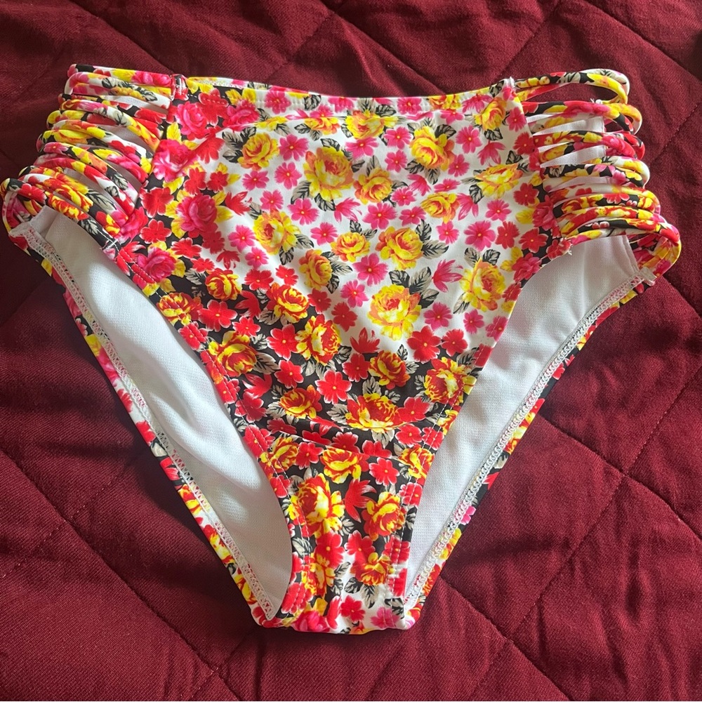 NWOT Decree Floral Bikini Bottoms high waisted side-Caged  Size M